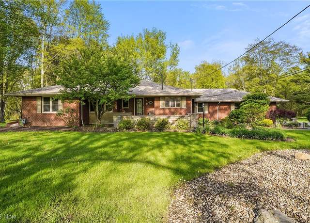 Property at 1021 Warner Rd SE, Brookfield, OH 44403, 3 beds, 2 baths