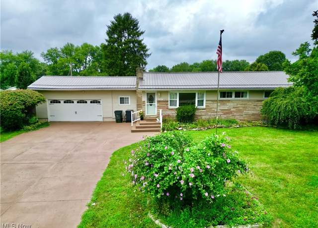 Property at 3945 Mill Dr, Zanesville, OH 43701, 5 beds, 3 baths