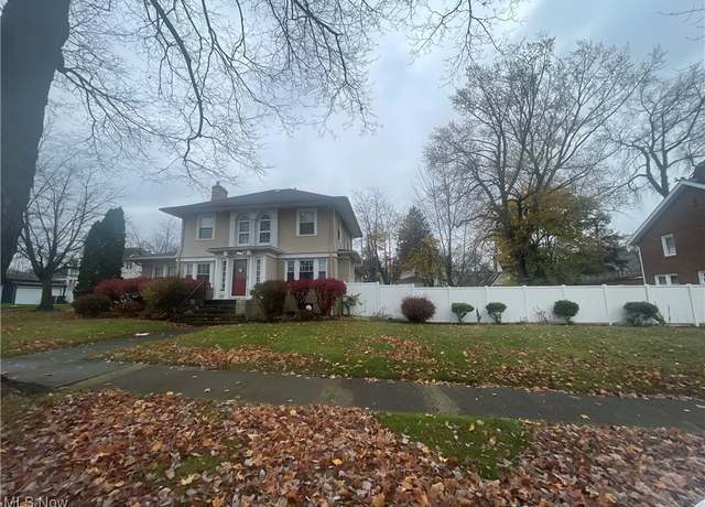 Property at 515 Sunset View Dr, Akron, OH 44320, 3 beds, 2.5 baths