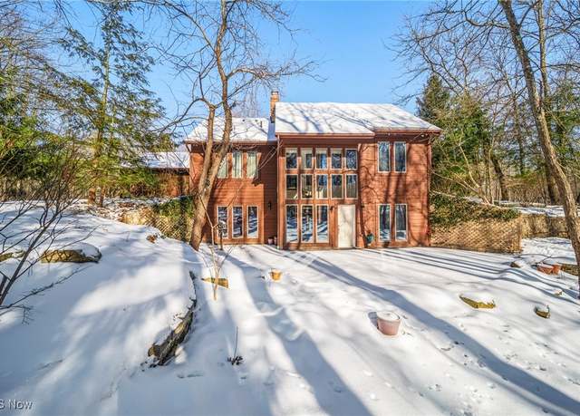 Property at 9735 Fox Meadow Ln, Chardon, OH 44024, 3 beds, 2.5 baths