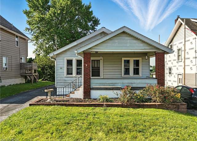 Property at 33 Townsend Ave, Girard, OH 44420, 2 beds, 1 bath