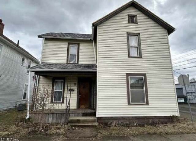 Property at 131 6th St NW, New Philadelphia, OH 44663, 3 beds, 1 bath