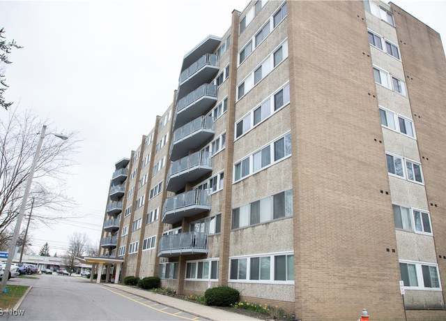 Property at 6640 Pearl Rd #203, Parma Heights, OH 44130, 1 bed, 1 bath
