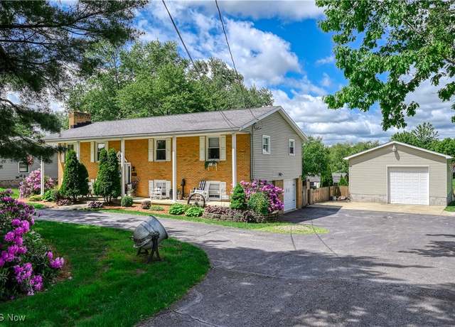 Property at 11965 King Church Ave NW, Uniontown, OH 44685, 3 beds, 3 baths