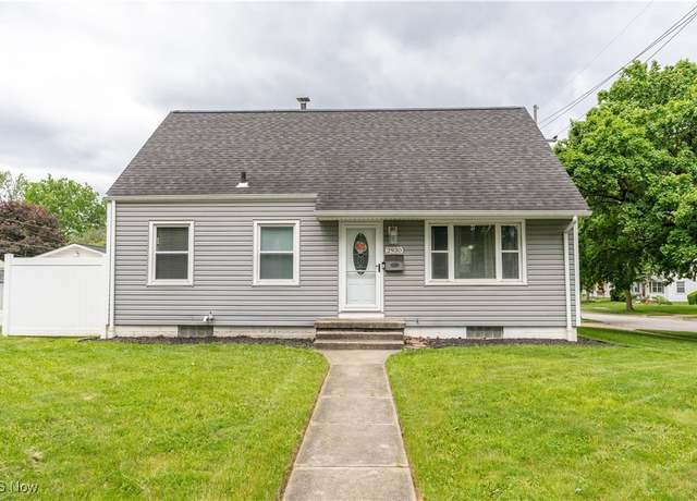 Property at 2930 Archwood Pl, Cuyahoga Falls, OH 44221, 3 beds, 2 baths