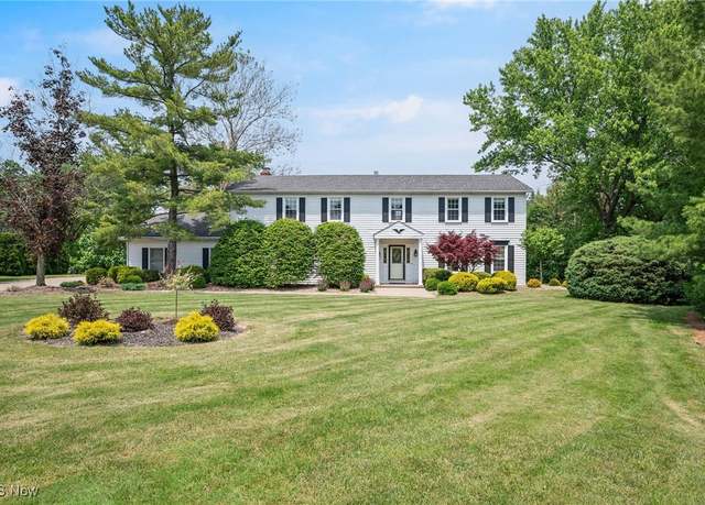 Property at 2249 Willow Brook Ln, Hinckley, OH 44233, 5 beds, 3 baths