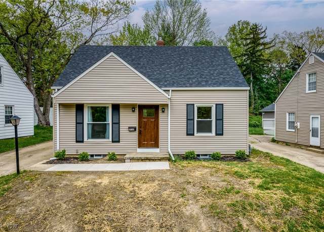 Property at 2735 Valley Rd, Cuyahoga Falls, OH 44223, 3 beds, 1 bath