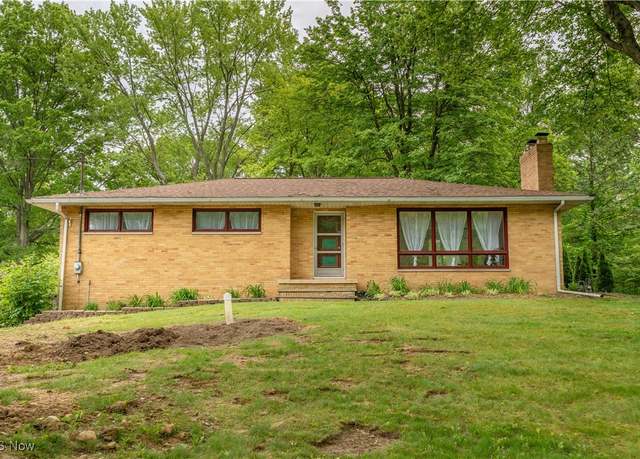Property at 5887 Woodward Dr, Akron, OH 44319, 3 beds, 2 baths