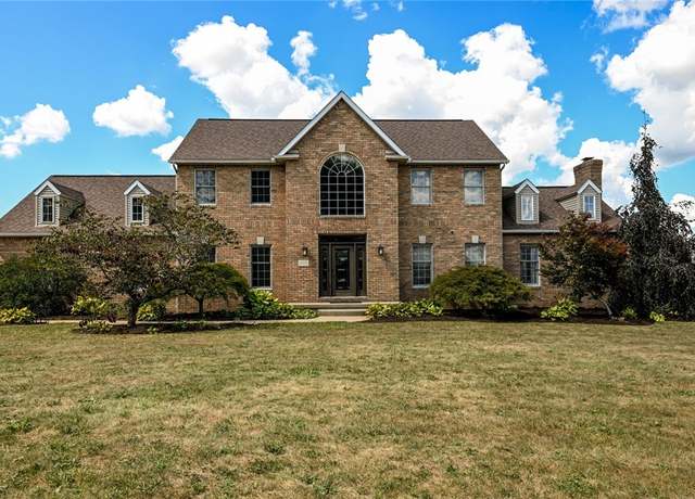 Property at 10617 Hoover Ave NW, Uniontown, OH 44685, 4 beds, 3.5 baths