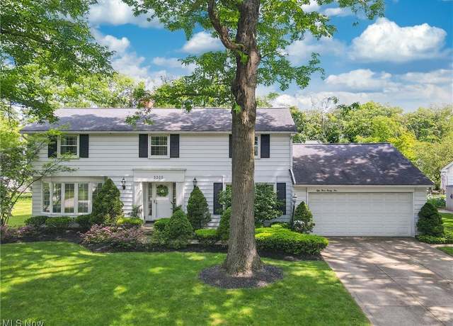 Property at 5325 Golfway Ln, Lyndhurst, OH 44124, 4 beds, 2.5 baths