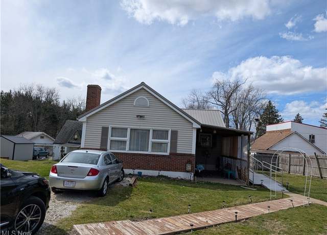 Property at 16599 Glenn St, East Liverpool, OH 43920, 2 beds, 1 bath