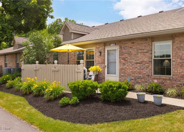 Property at 2811 Shakespeare Ln, Avon, OH 44011, 2 beds, 2 baths