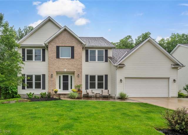 Property at 17360 Woodlawn Ct, Strongsville, OH 44149, 4 beds, 3.5 baths