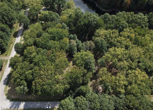 Property at 15789 Coalbank St NE, Alliance, OH 44601