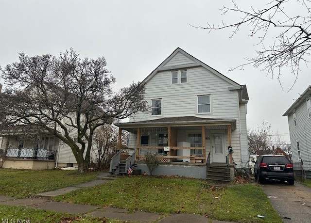 Property at 1949 E 30th St, Lorain, OH 44055, 6 beds, 2 baths