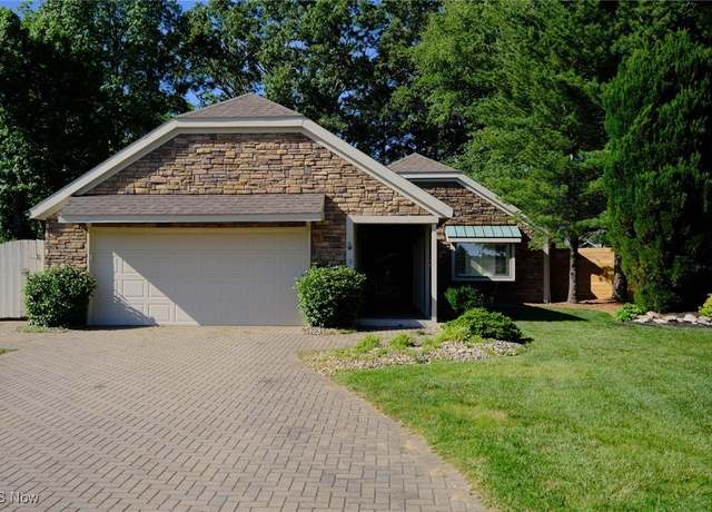 Property at 12 Chadwick Sq, Vienna, WV 26105, 2 beds, 2 baths