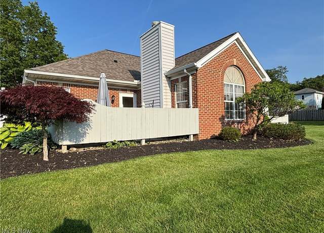 Property at 10 Stratford Green Dr #3, Canfield, OH 44406, 2 beds, 1.5 baths