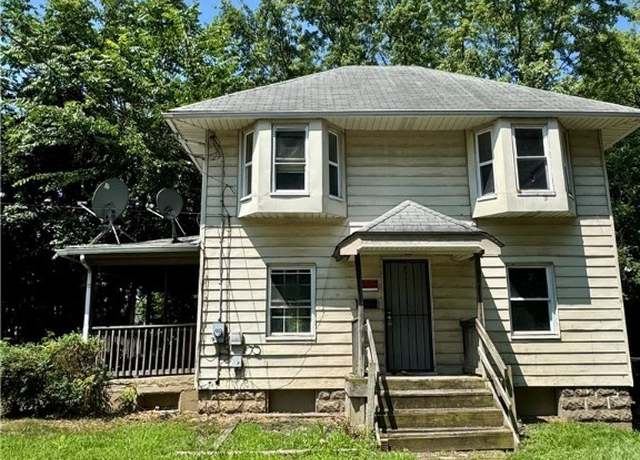 Property at 405 Stanton Ave, Akron, OH 44301, 4 beds, 1 bath