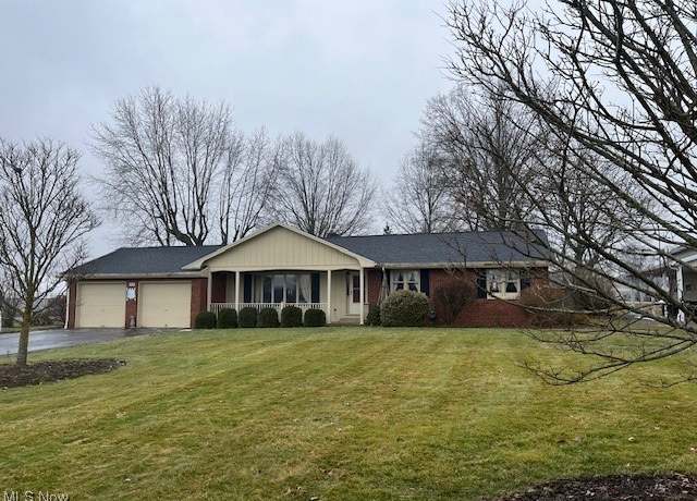 Property at 7951 W Pine Lake Rd, Salem, OH 44460, 3 beds, 1 bath