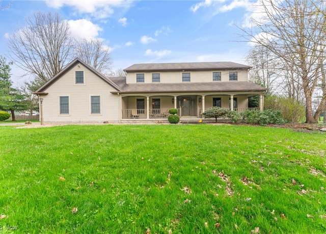Property at 2008 Logan Gate Ave, Youngstown, OH 44505, 4 beds, 3 baths