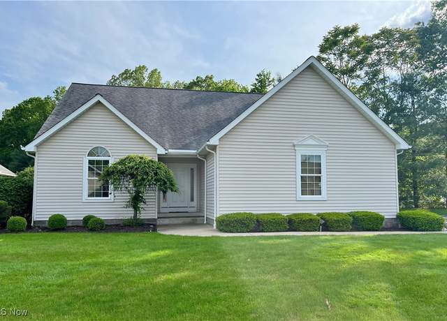 Property at 286 NE Palmer Cir NE, Howland, OH 44484, 3 beds, 2 baths