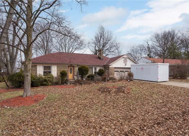 Property at 1069 Carver Rd, Cleveland Heights, OH 44112, 3 beds, 2.5 baths