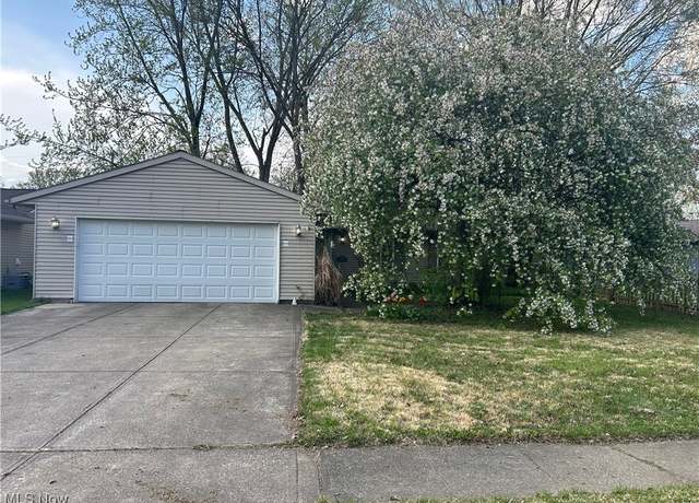 Property at 416 Michigan Ave, Elyria, OH 44035, 3 beds, 1.5 baths