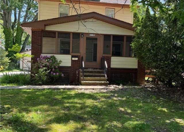 Property at 28100 Gilchrist Dr, Euclid, OH 44132, 3 beds, 2 baths