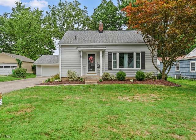 Property at 3463 Lakeview Blvd, Stow, OH 44224, 3 beds, 1.5 baths