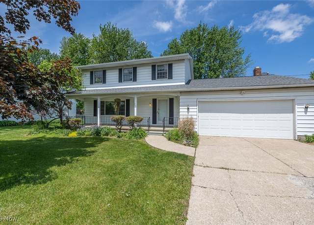Property at 126 Burns Rd, Elyria, OH 44035, 3 beds, 2.5 baths