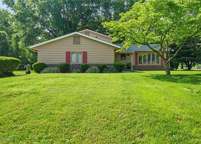 Property at 3303 Meadowwood St NW, Massillon, OH 44646, 3 beds, 2 baths
