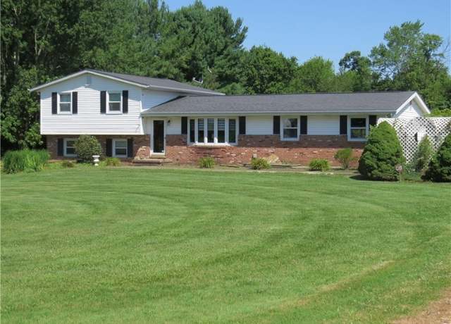 Property at 5109 Waynesburg Rd NW, Carrollton, OH 44615, 4 beds, 1.5 baths