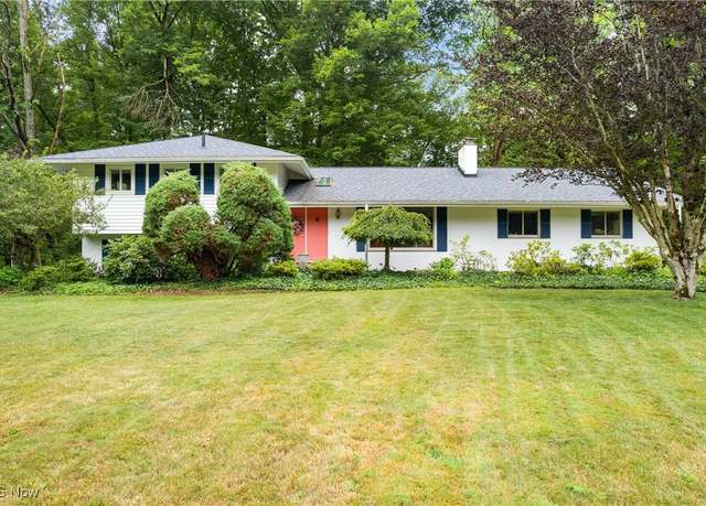 Property at 3866 Woodthrush Rd, Bath, OH 44333, 3 beds, 2 baths