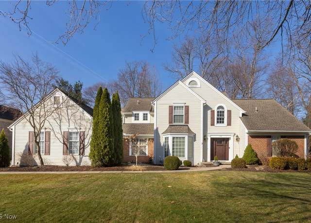 Property at 312 Brunswick Dr, Avon Lake, OH 44012, 4 beds, 4 baths