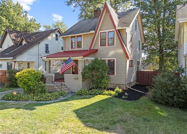 Property at 1523 8th St, Cuyahoga Falls, OH 44221, 4 beds, 1 bath