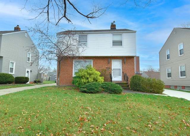 Property at 271 E 204th St, Euclid, OH 44123, 4 beds, 2 baths