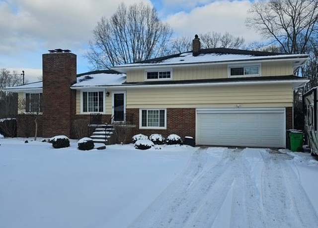 Property at 674 Atwood Dr, Tallmadge, OH 44278, 3 beds, 2.5 baths