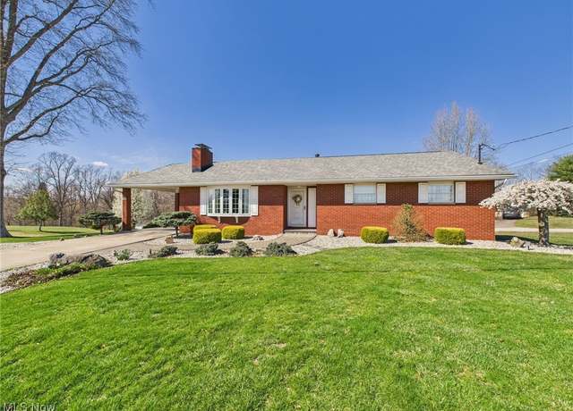 Property at 829 Turkey Foot Rd, Mineral Wells, WV 26150, 3 beds, 2.5 baths
