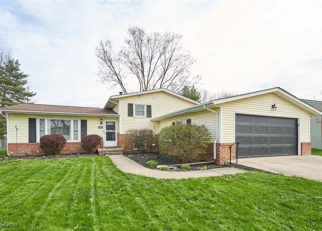 Property at 2137 Zircon St NE, Canton, OH 44721, 3 beds, 3 baths