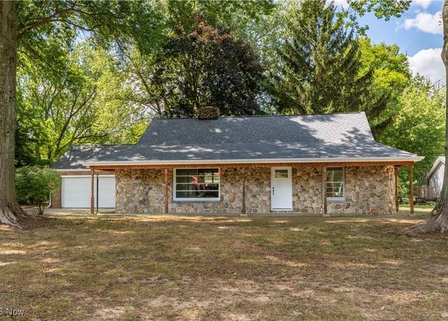 Property at 3709 S Union Ave, Alliance, OH 44601, 4 beds, 1.5 baths