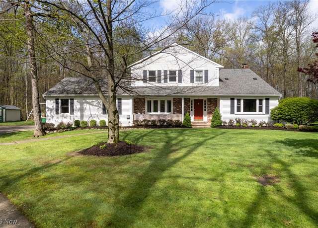 Property at 14566 W Ridge Dr, Russell, OH 44072, 4 beds, 3.5 baths
