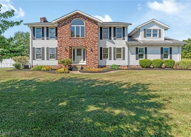 Property at 4426 Royce Ave, Uniontown, OH 44685, 4 beds, 3.5 baths