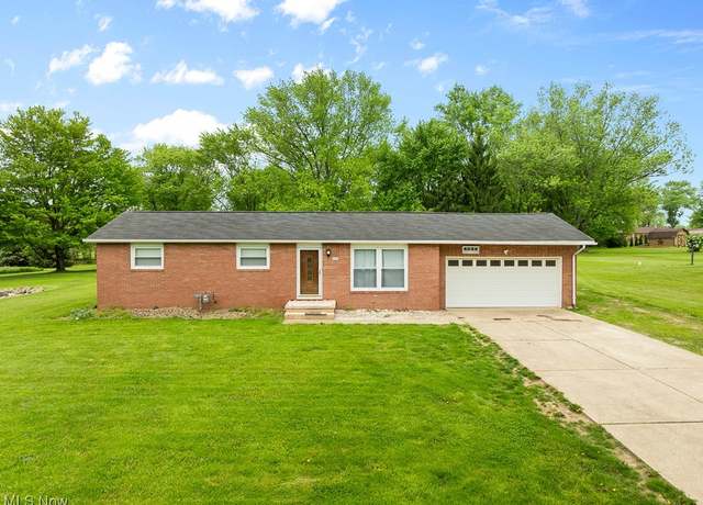 Property at 4696 Hurless Dr SW, Canton, OH 44706, 3 beds, 1 bath
