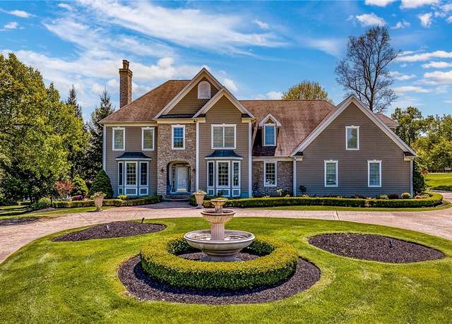 Property at 915 Creek View Dr, Aurora, OH 44202, 4 beds, 4 baths