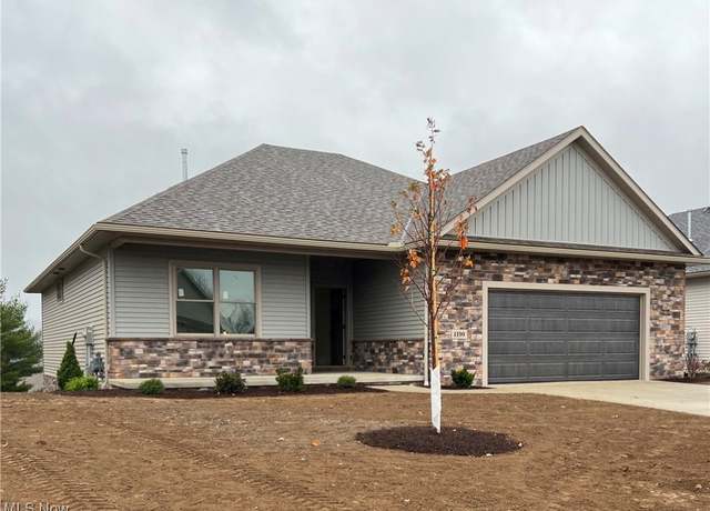 Property at 1208 Pinebluff Dr, New Philadelphia, OH 44663, 3 beds, 3 baths