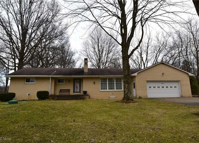 Property at 859 S Hubbard Rd, Lowellville, OH 44436, 3 beds, 1.5 baths