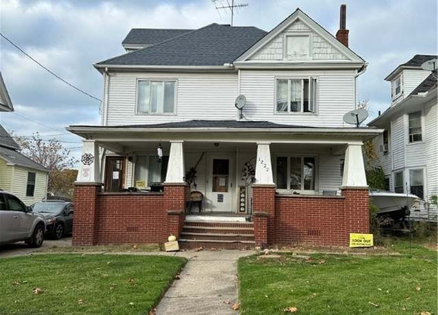 Property at 1222 W 5th St, Lorain, OH 44052, 4 beds, 2 baths