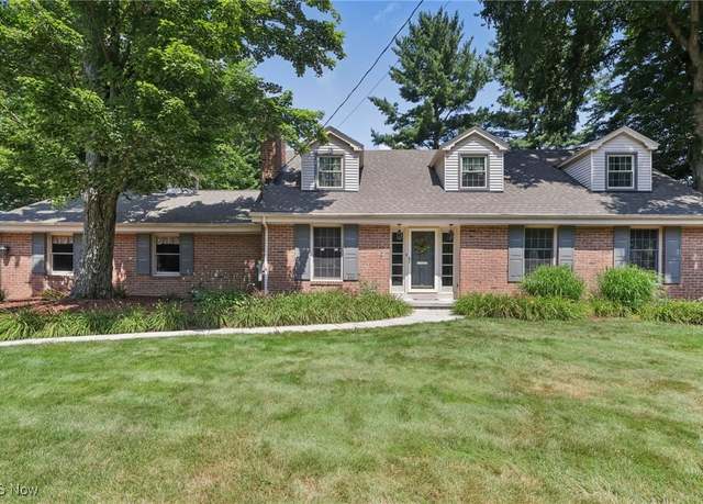 Property at 422 Glenwoods Ct, Boardman, OH 44512, 4 beds, 4 baths