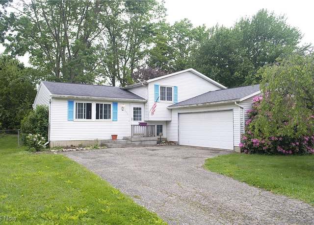 Property at 465 Manhattan Pkwy, Painesville, OH 44077, 3 beds, 1.5 baths