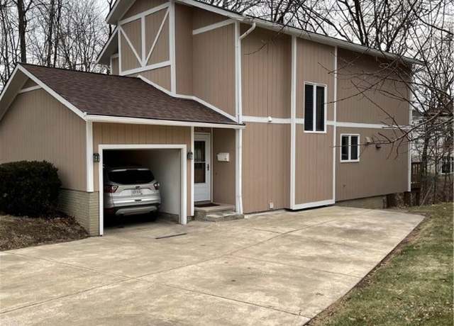 Property at 495 Cahoon Rd, Bay Village, OH 44140, 3 beds, 2.5 baths